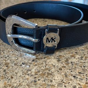 MK Michael Kors Black Belt Leather L M Like New